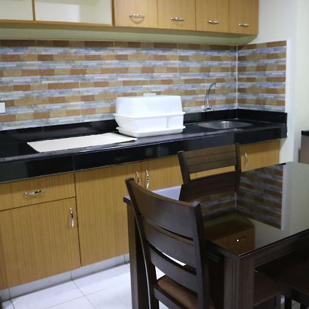 Doniti Suites And Events Place Mandaluyong Екстериор снимка