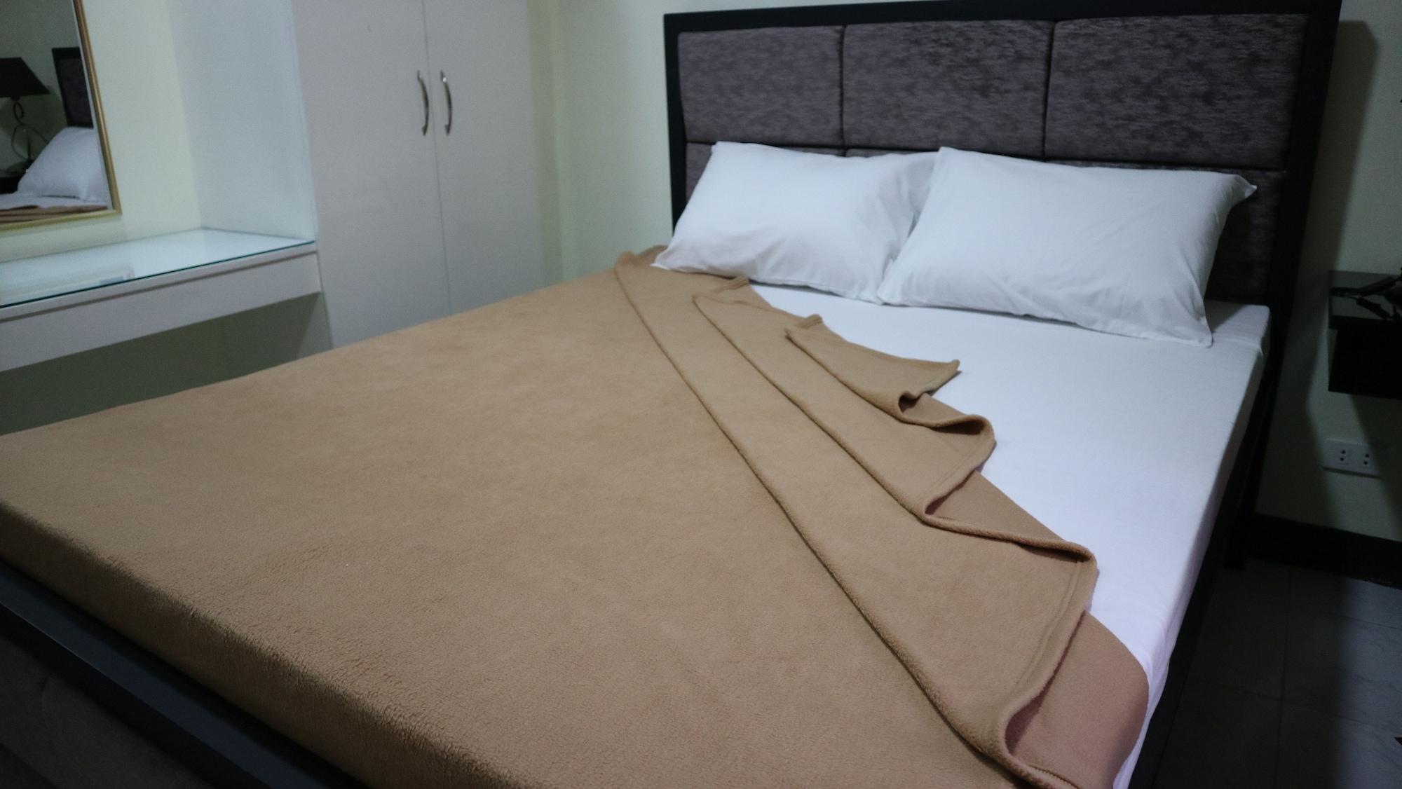 Doniti Suites And Events Place Mandaluyong Екстериор снимка