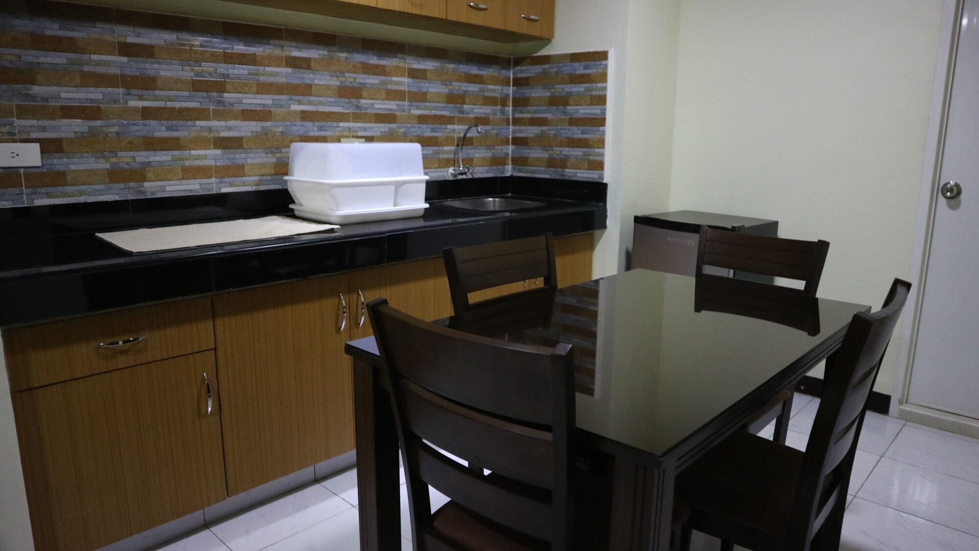 Doniti Suites And Events Place Mandaluyong Екстериор снимка