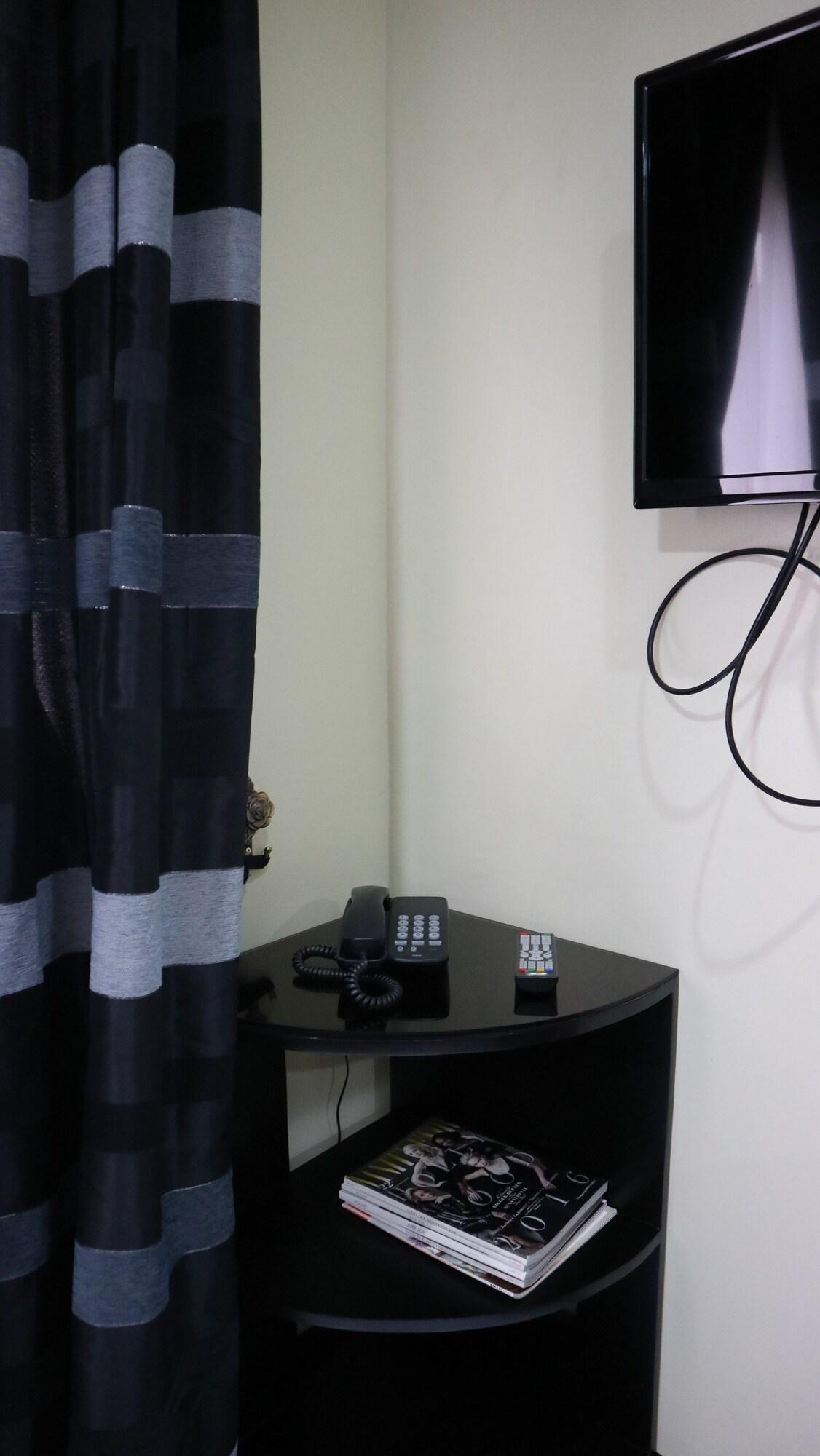 Doniti Suites And Events Place Mandaluyong Екстериор снимка
