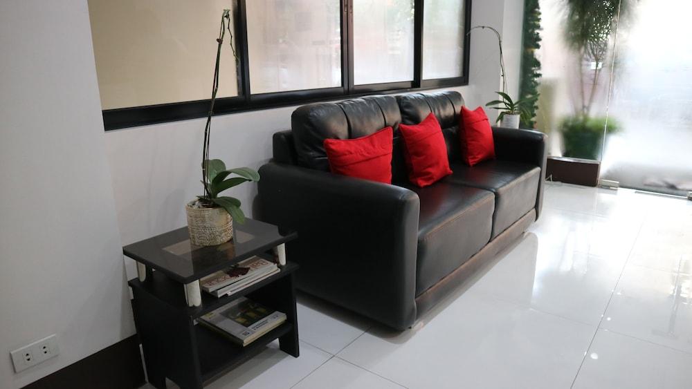 Doniti Suites And Events Place Mandaluyong Екстериор снимка